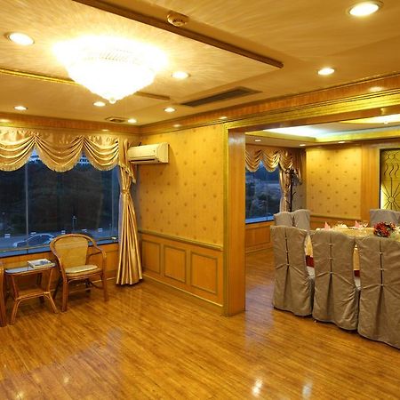 Donghai Grand Hotel Циндао Екстериор снимка