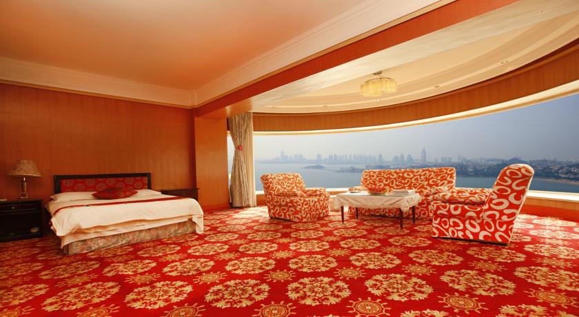 Donghai Grand Hotel Циндао Стая снимка