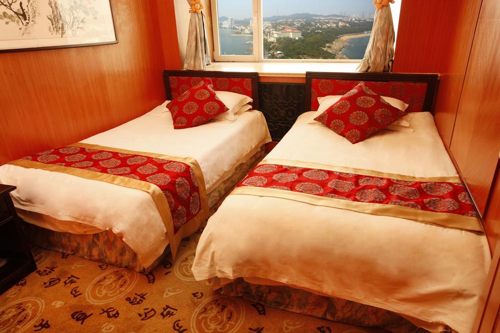 Donghai Grand Hotel Циндао Стая снимка