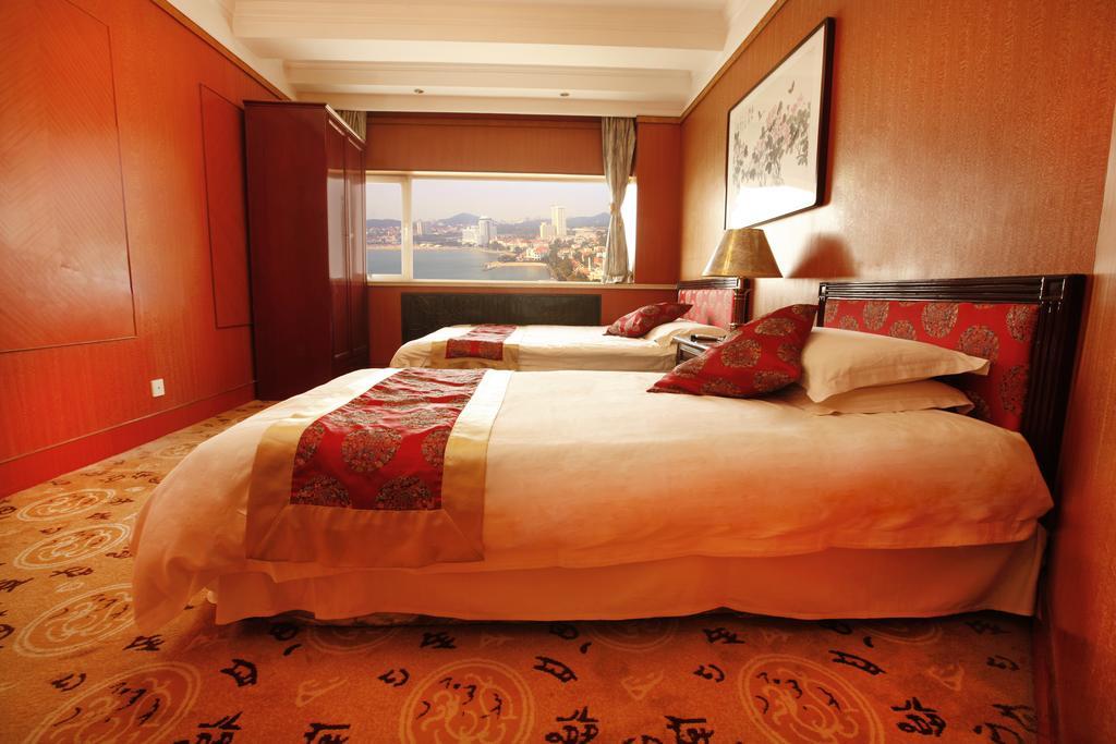 Donghai Grand Hotel Циндао Стая снимка