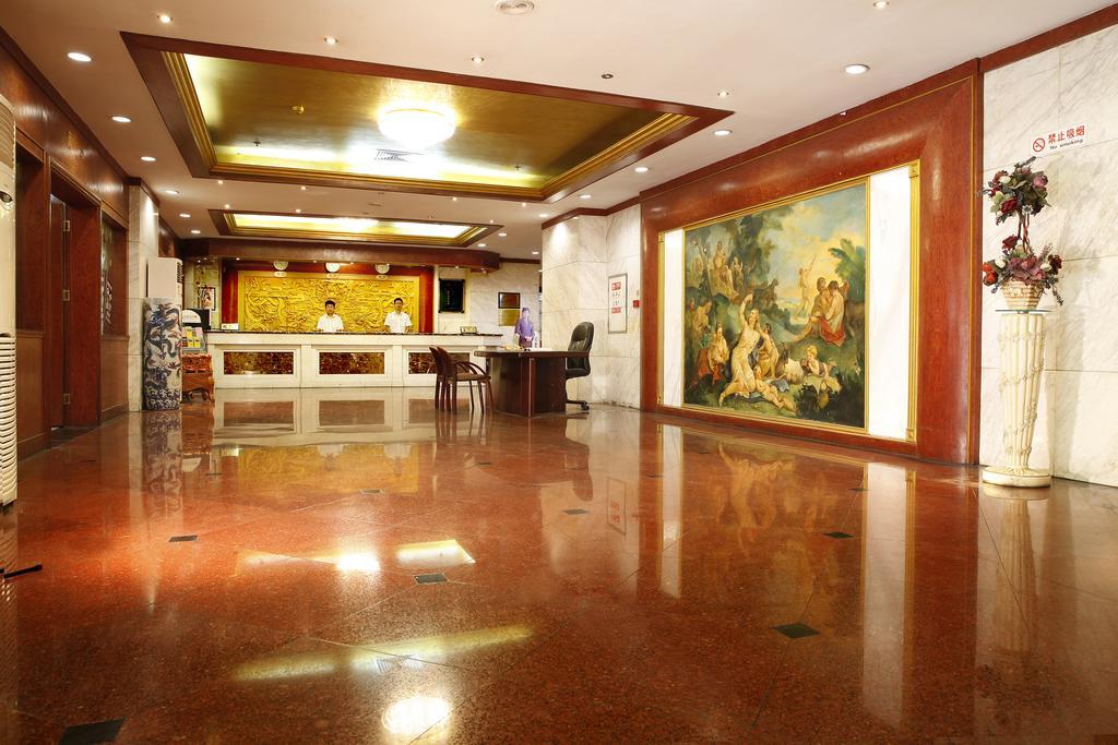 Donghai Grand Hotel Циндао Екстериор снимка