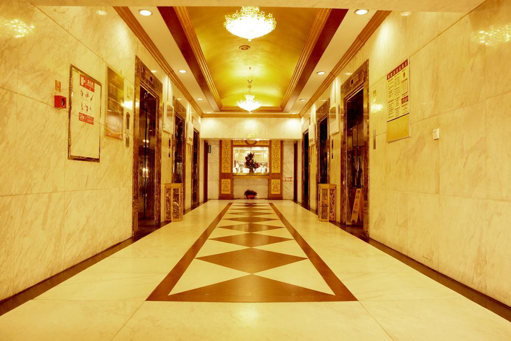 Donghai Grand Hotel Циндао Екстериор снимка